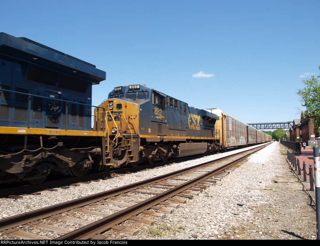 CSX 882